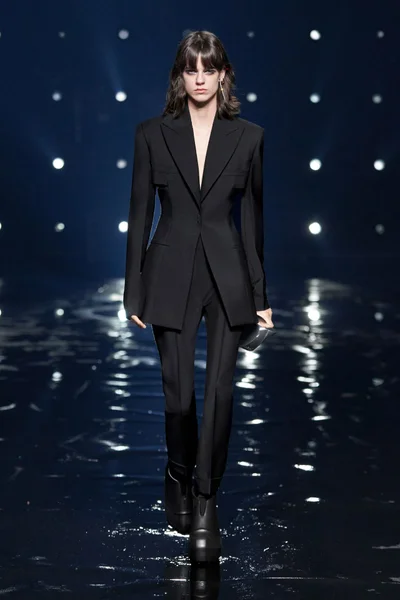 Look 63